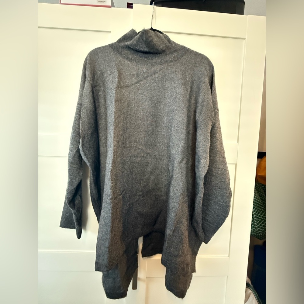 Cuyana Alpaca Open-Back Turtleneck Sweater